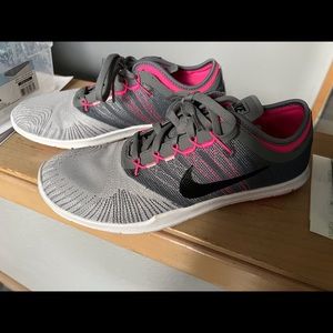Gray Nike flex shoes size 7.5